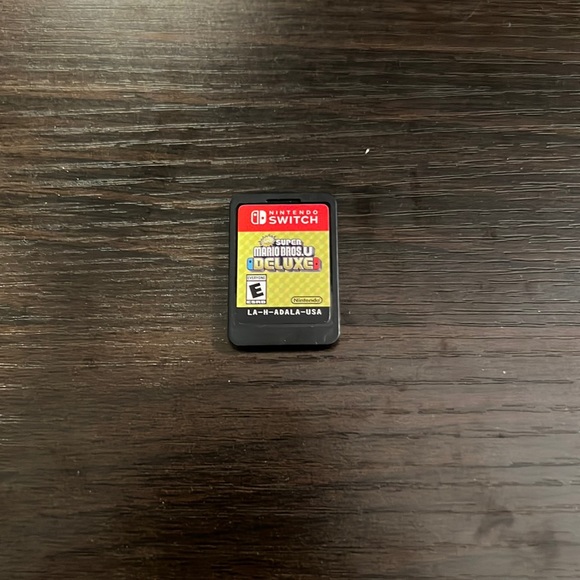 New Super Mario Bros U Deluxe for Nintendo Switch - Picture 1 of 1
